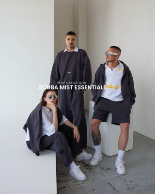 SCUBA ESSENTIALS: nová barva, stejný nebezpečně příjemný materiál! Po OAT přichází MIST – tmavě šedo-modrá barva, která...