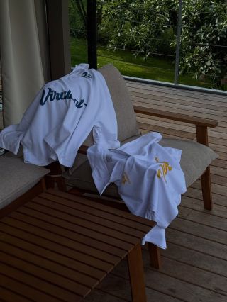 SUMMER DRIP ALERT Na festival, k moři, nebo jen tak na chill do města — nové polo trička jsou tvoje letní uniforma. Unisex...