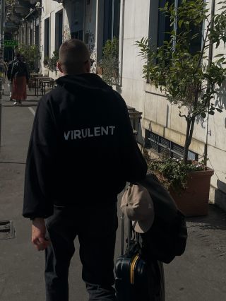 MEMBER mikina s vlastním jménem zpátky ve hře! Dlouho nebyla – látka došla. Teď jsme ji znovu ušili ve všech velikostech....